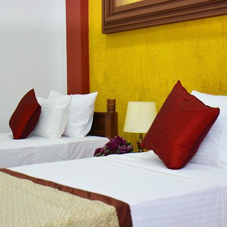 Meili Lanka City Hotel Канди Екстериор снимка