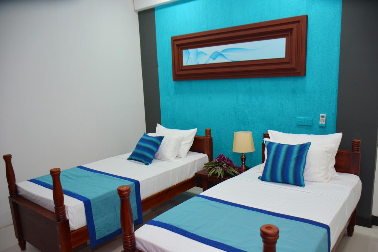 Meili Lanka City Hotel Канди Екстериор снимка