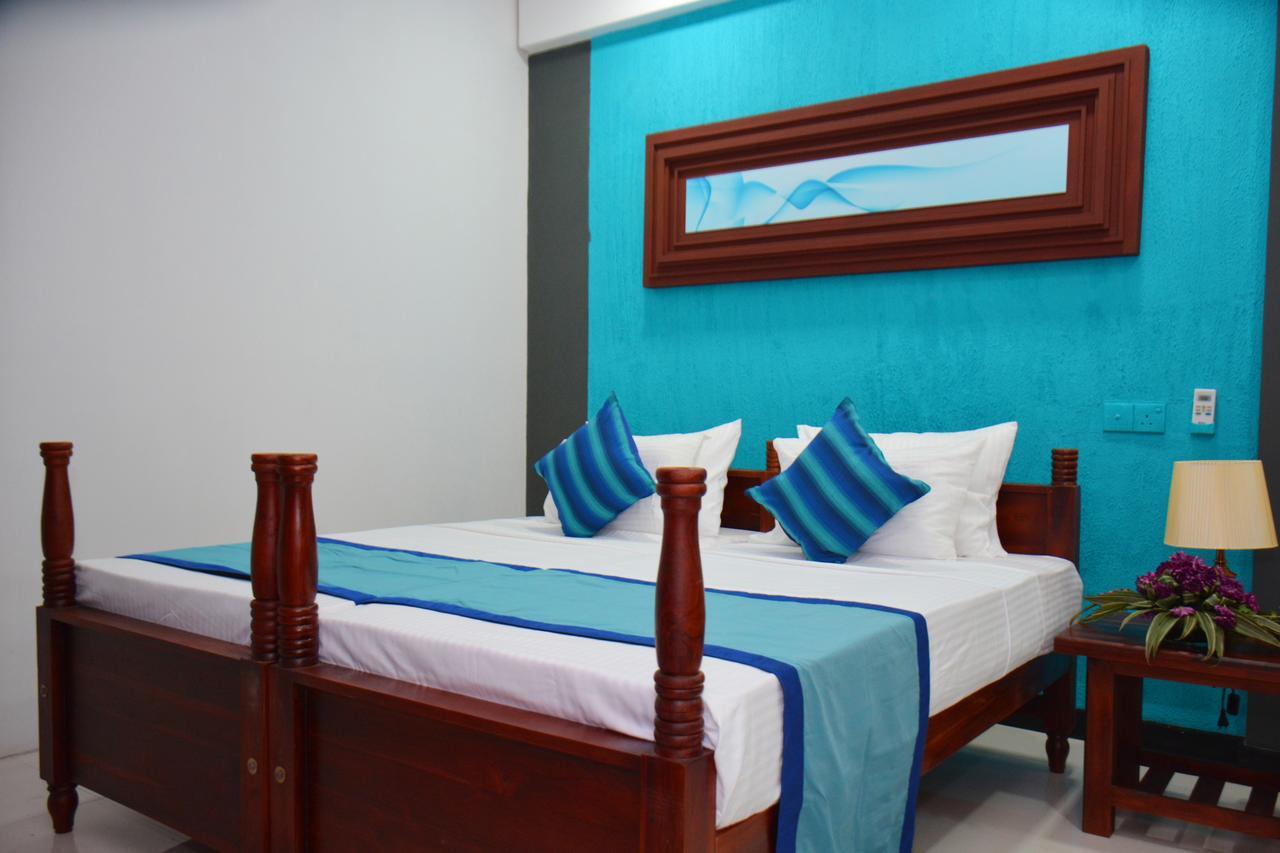 Meili Lanka City Hotel Канди Екстериор снимка